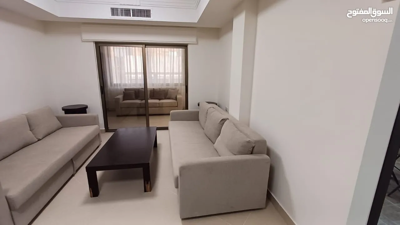 شقة مفروشة مميزة جدا في - عبدون - 3 غرف نوم و ترس خاص و بموقع مميز وفرش جديد (6930)