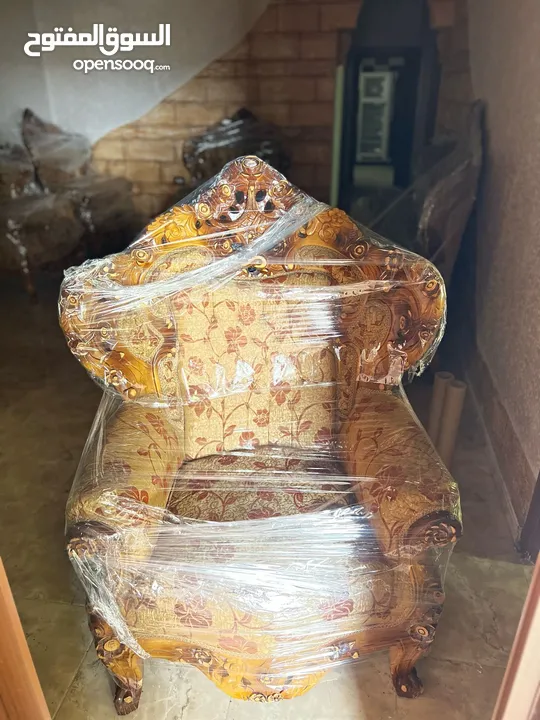 للبيع كنب خليجي ملوكي 7 مقاعد استعمال عرسان....   ..