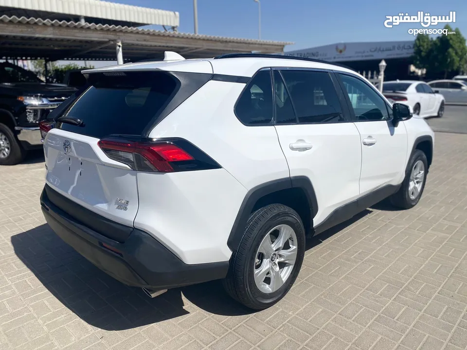 TOYOTA RAV4 XLE 2021 V4