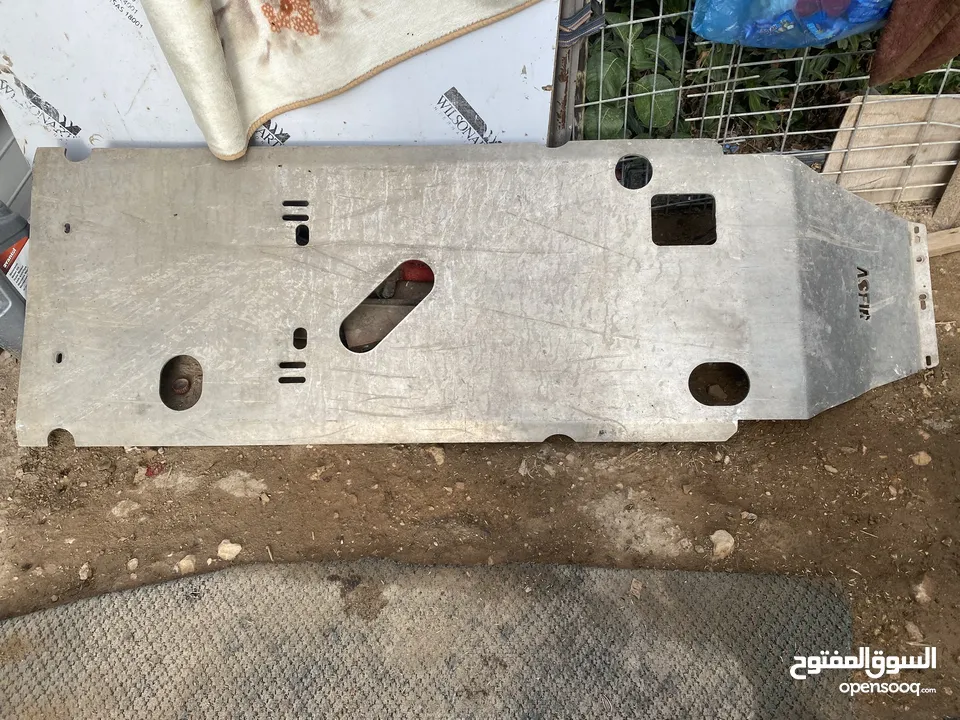 تصفيحة نيسان تيرانو شبه جديد