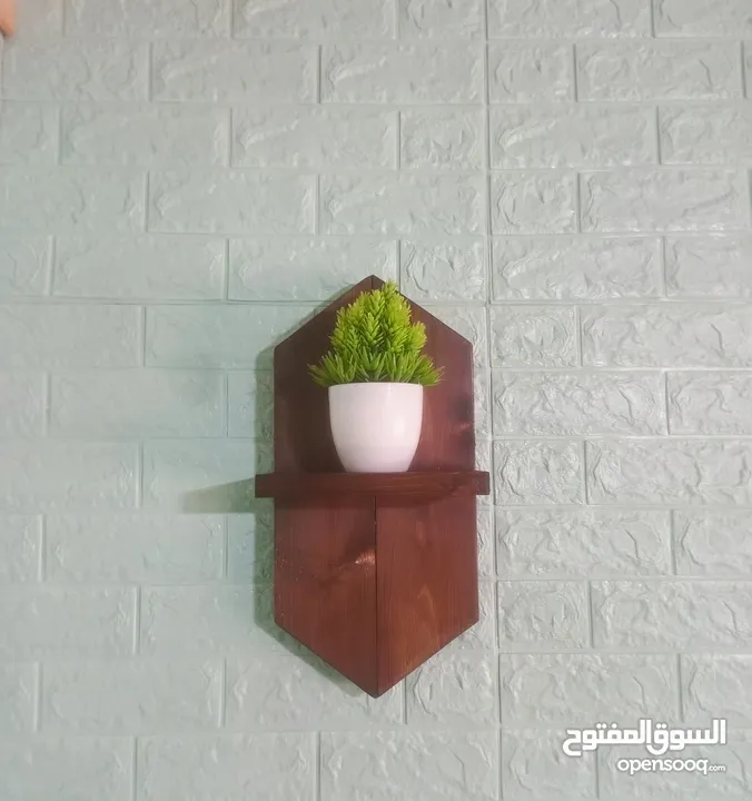 ديكورات خشب يدوية