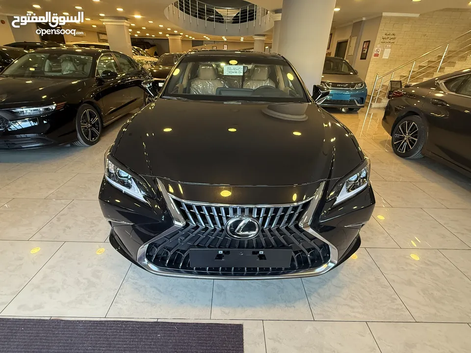 Lexus ES300h 2024 زيرو كفالة الوكيل