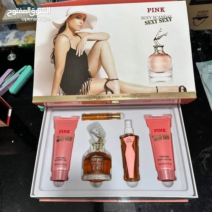 بكج scandal pink من اكثر العطور النسائيه الي انوصفت بالاغراء والانوثه عطر المساء الساحر .