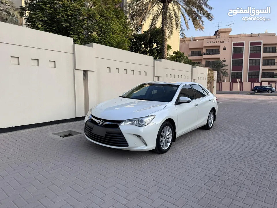 Toyota Camry GLX 2017