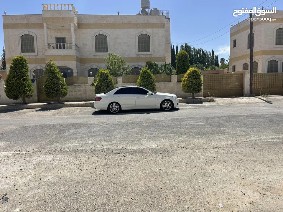 مرسيدس E200 كرت ابيض بنوراما فل كامل موصفات خاصه قابل للبدل