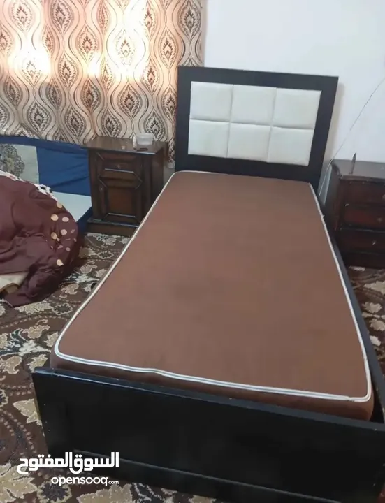 تخت خشب للبيع مع الفرشه  وكاله خشب زان