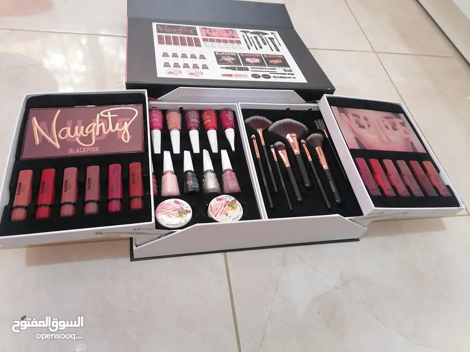 بكس مكياج متكامل