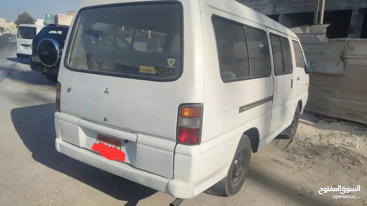 Mitsubishi minibus