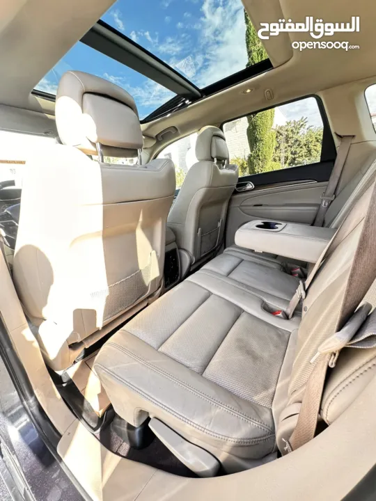 جراند شوروكي 2016 محرك بنزين بقوه 3600cc جير اوتوماتيكي مكون من 8 سرعات نظام دفع رباعي امريكي مميز