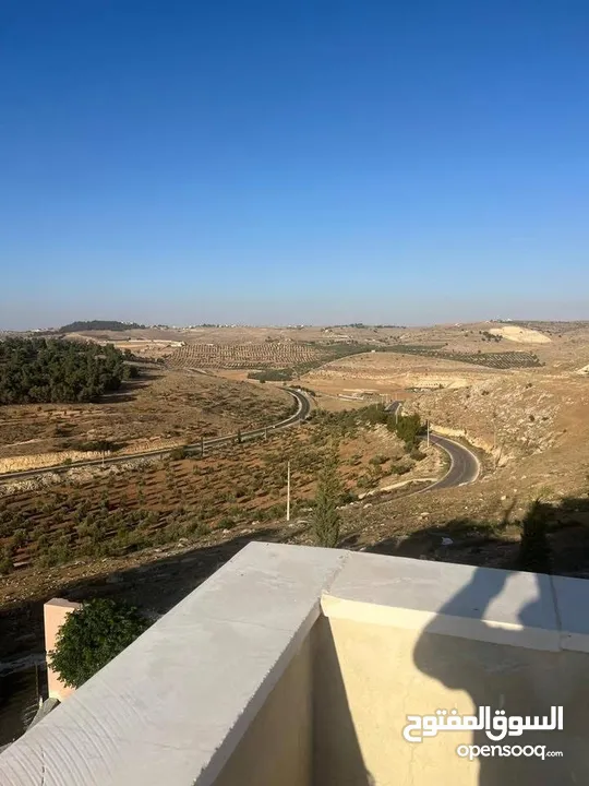 للبيع بيت ريفي تشطيب سوبر ديلوكس منطقة دحل (المدور) شرق جرش