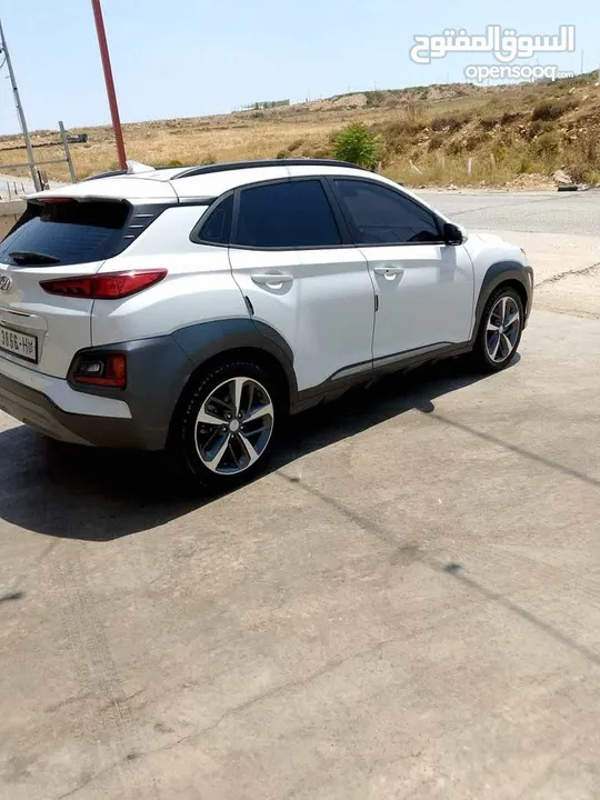 هونداي كونا 2019 فل اضافات سيارة مميزة باللون المميز الابيض العاجي وعداد قليل 50000 كيلو متر