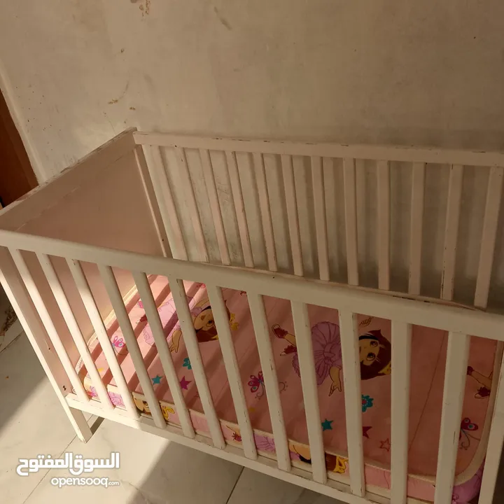 تخت بيبي للبيع