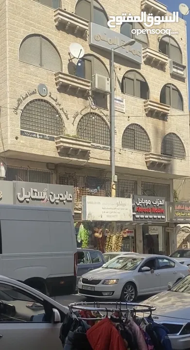 مكتب للبيع وسط الخليل بمساحة تقدر 37 متر + 5 متر للحمام