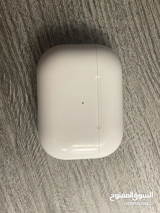 Apple AirPods Pro 2nd generation  USB-C charging & wireless charging مع العلبة و الشاحن و كفر