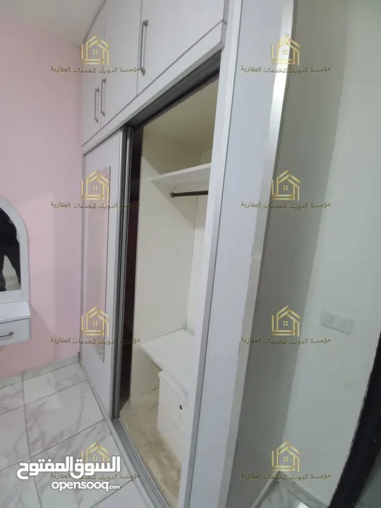 شقة فارغة للايجار في اجمل مواقع دابوق 2 نوم طابق اول من فيلا مع اطلالة مميزة