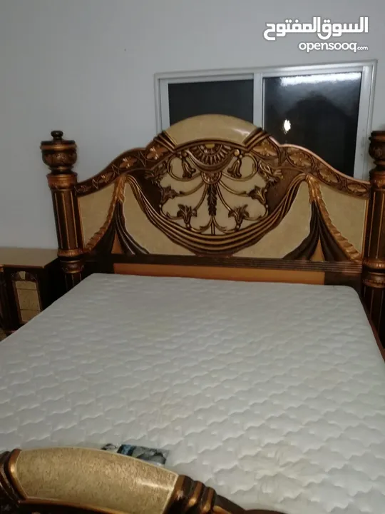 غرفة نوم ملوكية للبيع بسعر مغري 450  بسبب السفر