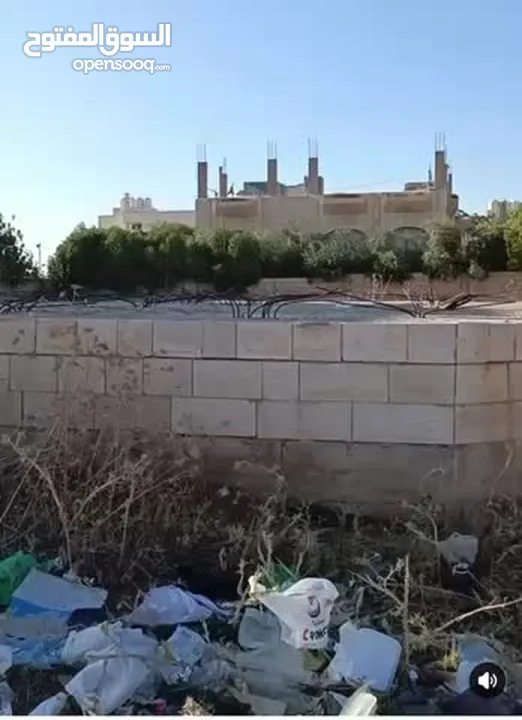 ارض للبيع الحي الشرقي مبني عليها اساس مسطح شقتين 375 متر