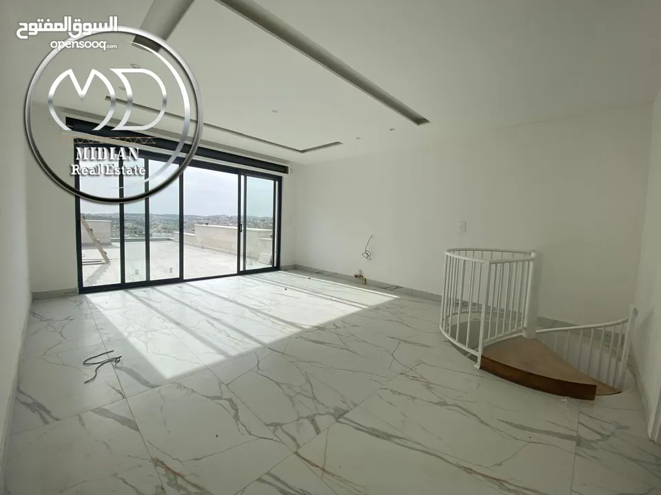 شقة دوبلكس جديدة فارغة للايجار خلدا طابق اخير مع روف مساحة 250م مع تراسات اطلالة رائعة جداً