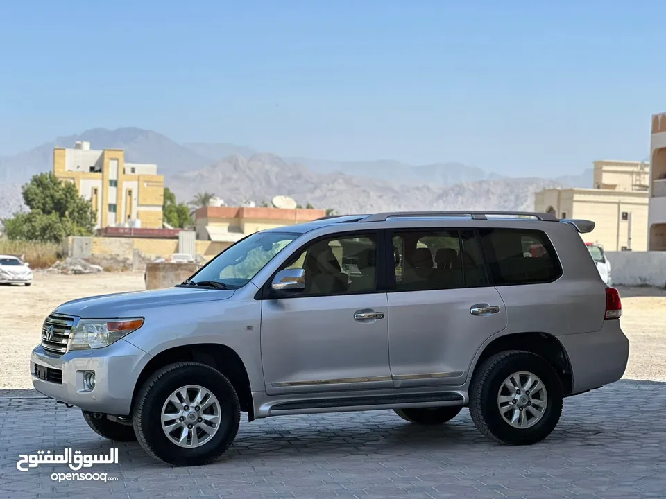 Land cruiser GXR V6 GCC 2009 price 55,000 AEd