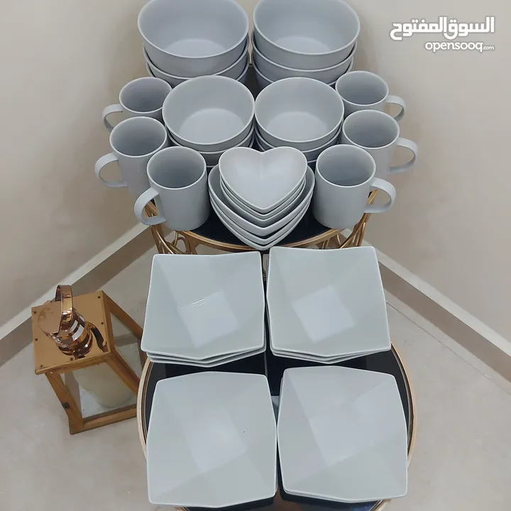 طقم صحون وزبادي وكاسات