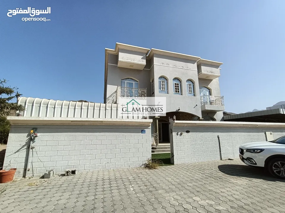 Modern villa for sale at a good location Ref: 402S