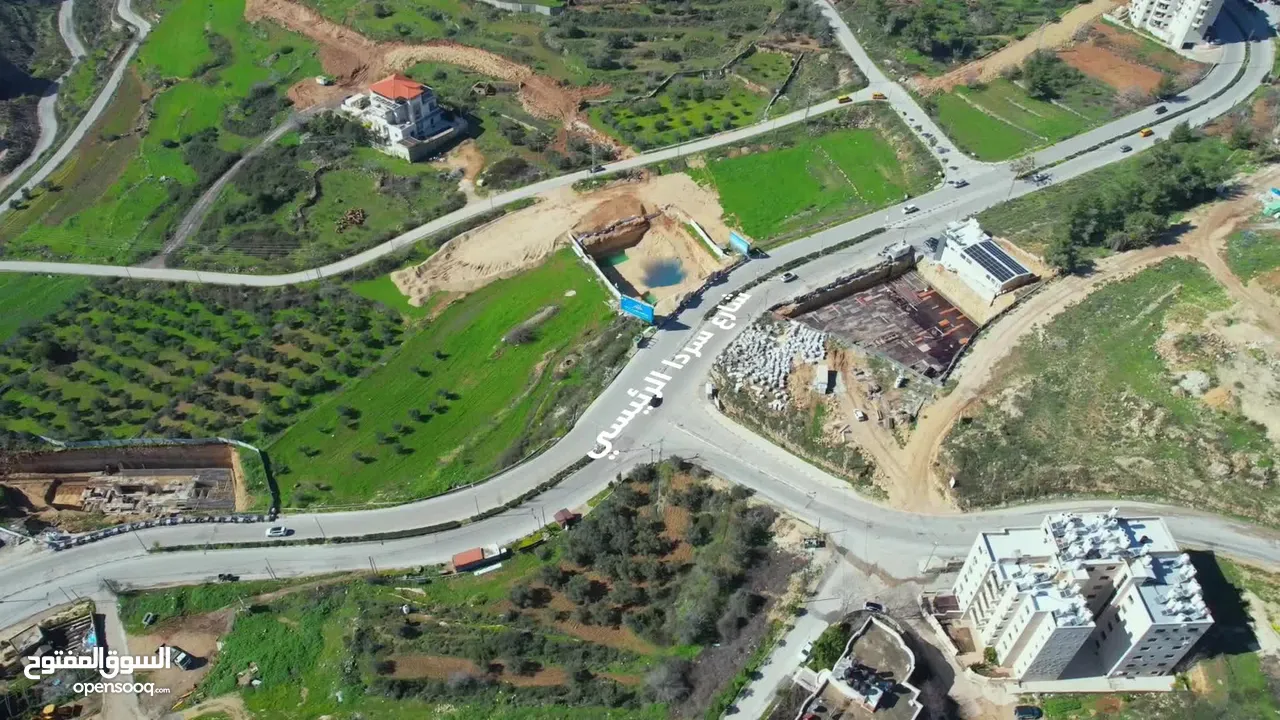 استوديو 83متر غرفة نوم و حمام و صالون و مطبخ وبلكون للبيع على شارع سردا الرئيسي مقابل سوق المزارعين