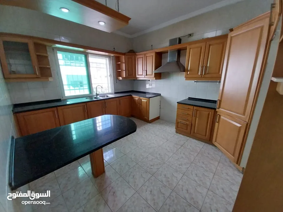 شقة غير مفروشة للإيجار ( Property 38820 ) سنوي فقط