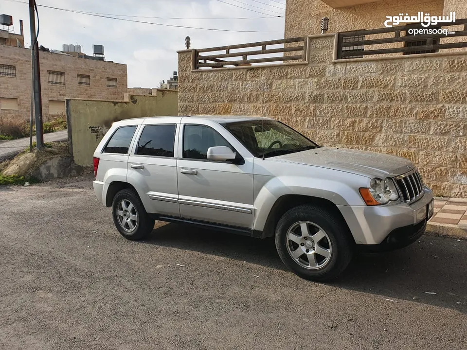 جيب شيروكي لاريدو موديل 2008