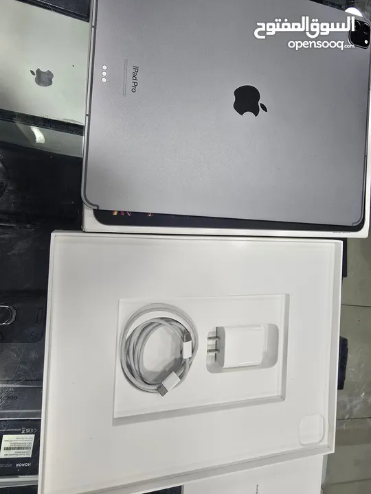 iPad pro 12.9 6th generation inch m2 مع خط بسعر مميز جدا