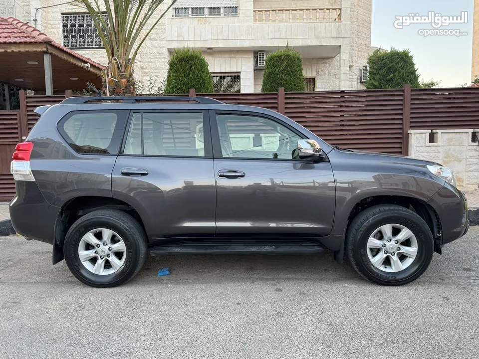 Toyota Prado 2013 Fully loaded 7 Jayed  1 owner  7 seats 4000 cc 4x4 Sunroof  Leather seats heated