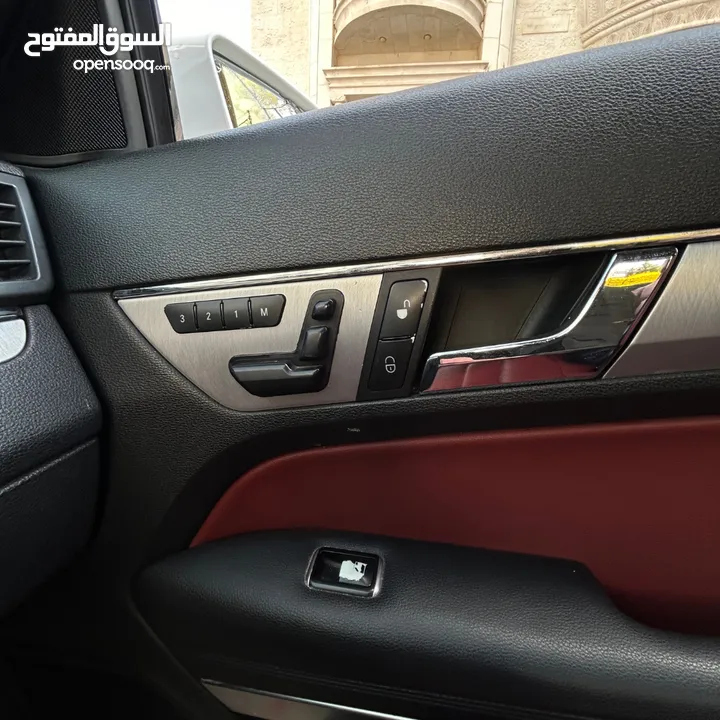 سيارة مرسيدس بنز E200 موديل 2013 بحالة ممتازة Mercedes Benz لون ابيض , فرش خمري , كشف بسعر مغري