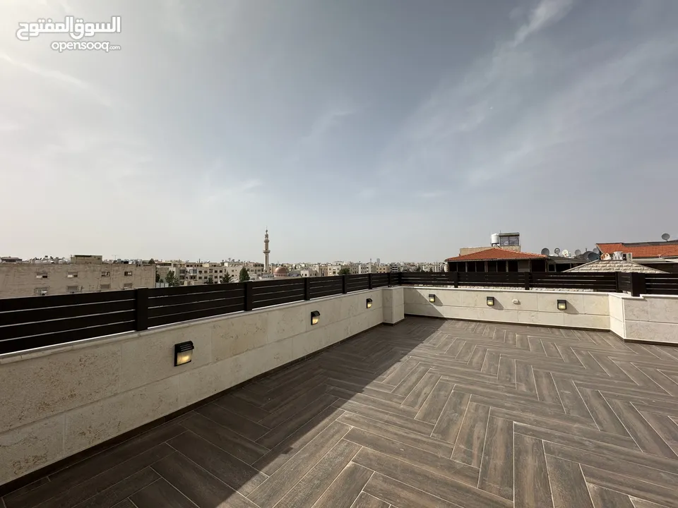 شقة دوبليكس مع روف مميز مشاحة الشقة 283م وروف 90م مرخص