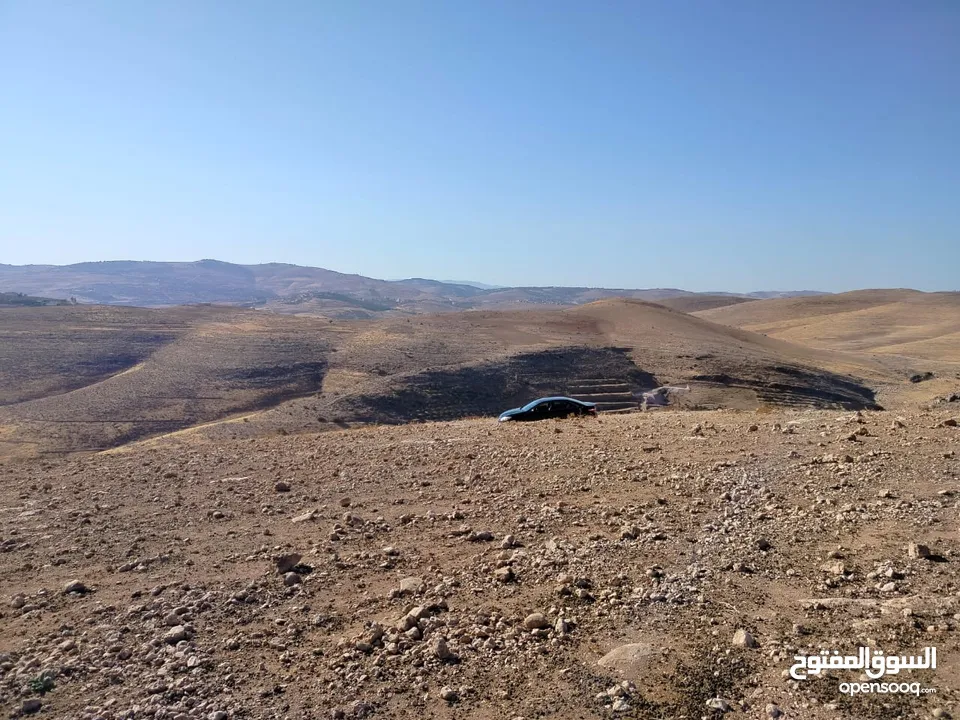 قطعة ارض 3دونمات ونصف فقط  مطلة ومرتفعه واصل جميع خدمات شرق جرش دحل