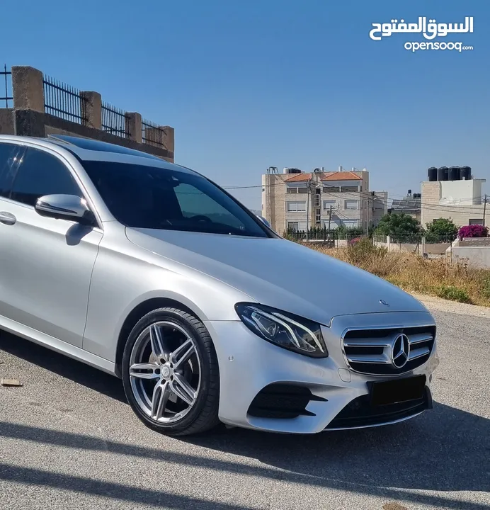 بحالة الوكالة  ++Mercedes Benz - E200 AMG - Full Option