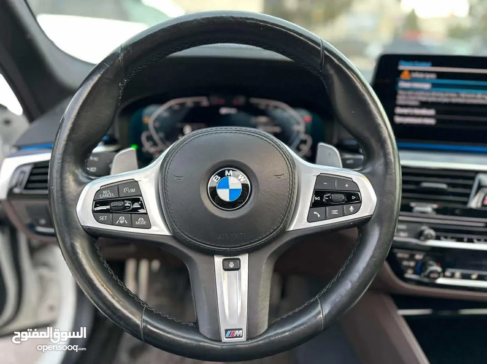 bmw 530e 2022 kit M plug in hybrid كاملة الاضافات بسعر مغري والدفع كاش فقط