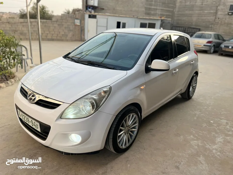 هونداي i20 قير عادي 2012