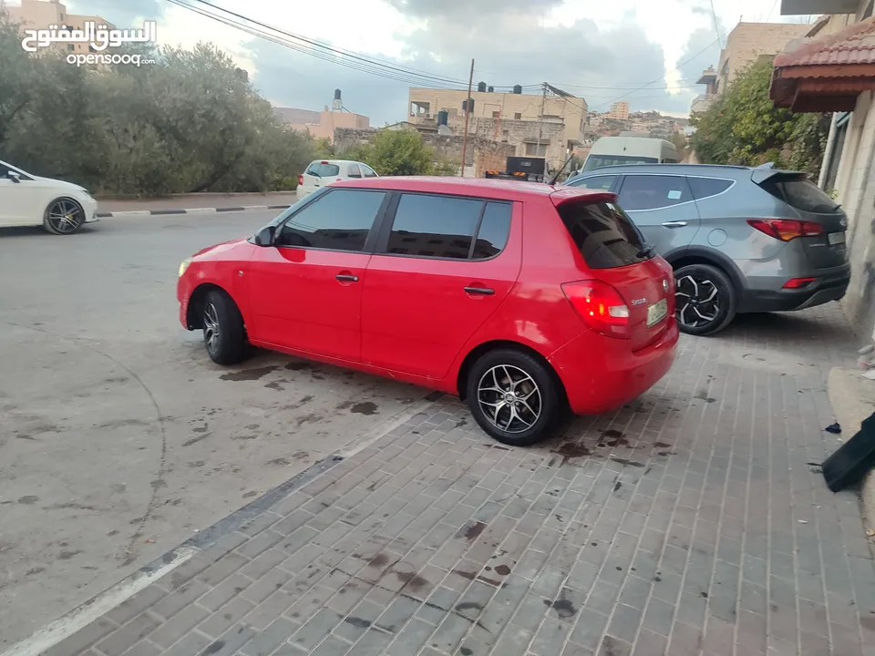 سكودا فابيا بنزين برايفت جير عادي 2013