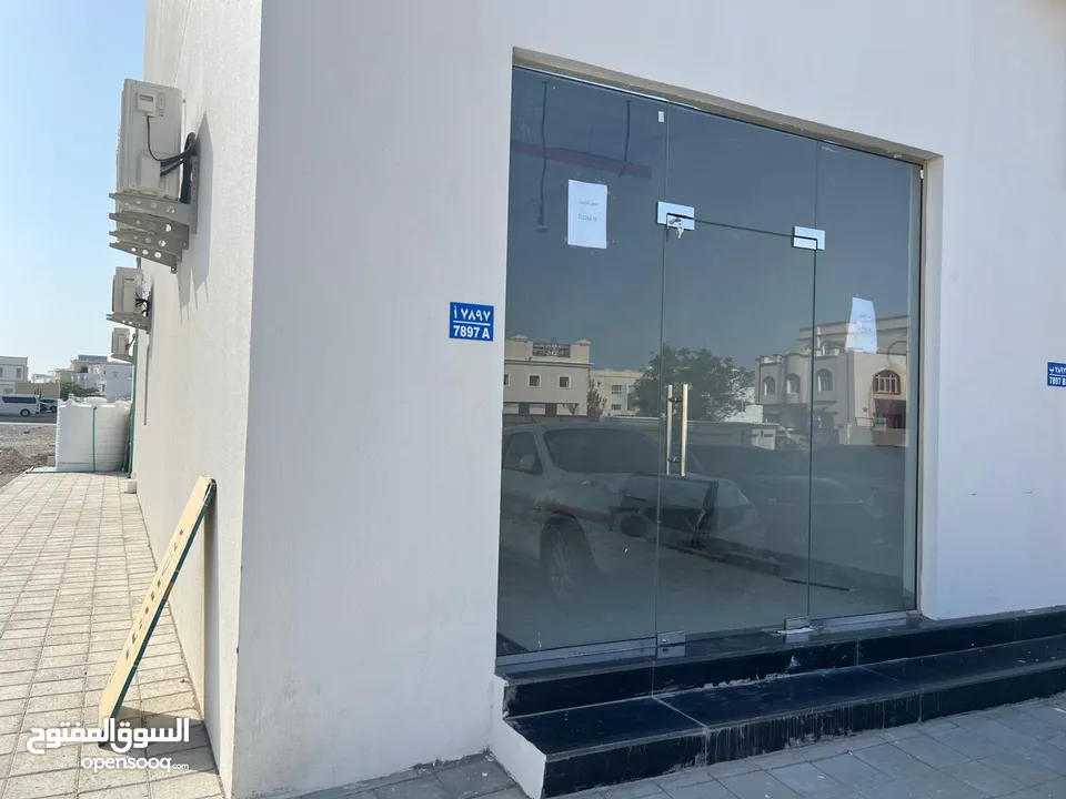 محل كورنر للإيجار في الخوض السادسة (برج المعرفة)  New Shop for Rent Al Khoud_6