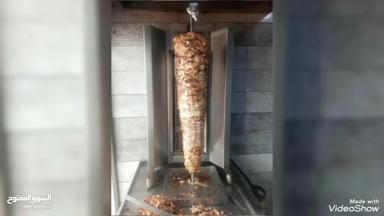 مطعم شاورما ودجاج وسناكات وحمص وفلافل وفول يعمل بشكل ممتاز للبيع مستعجل