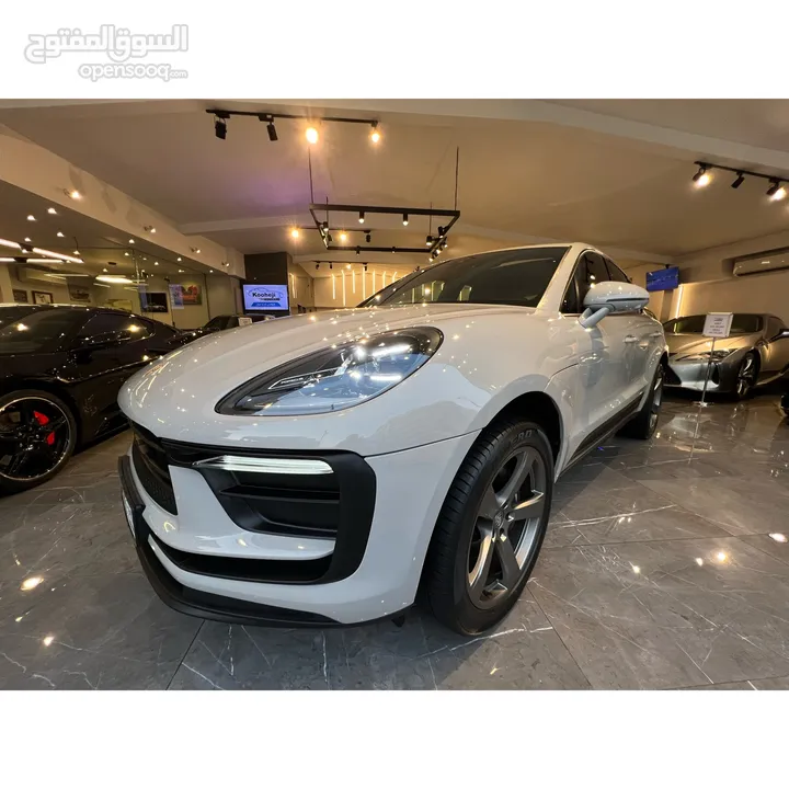 Porsche *Macan*