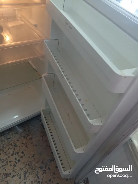 ثلاجه للبيع في اربد بحاله جديده