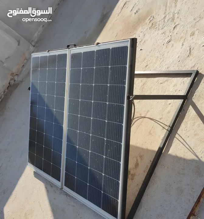 الواح طاقة شمسيه قدرة 300W مع قاعدتهم