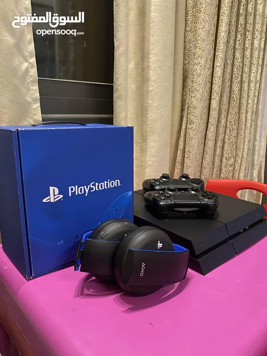 Ps4 مستعملة استعمال خفيف