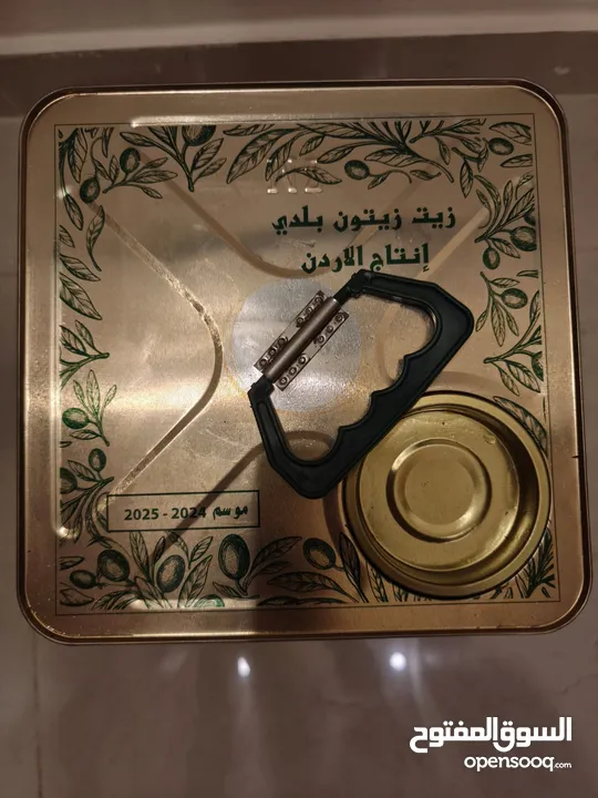 تنكة الزيت90 وفوق العشرة 85 للبيع في عمان زيتون حبكا-اربد