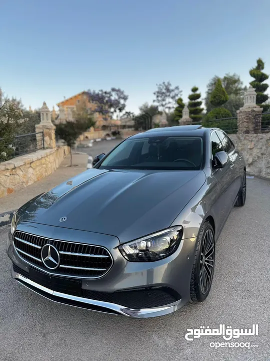 Mercedes Benz E220 بحالة الوكالة
