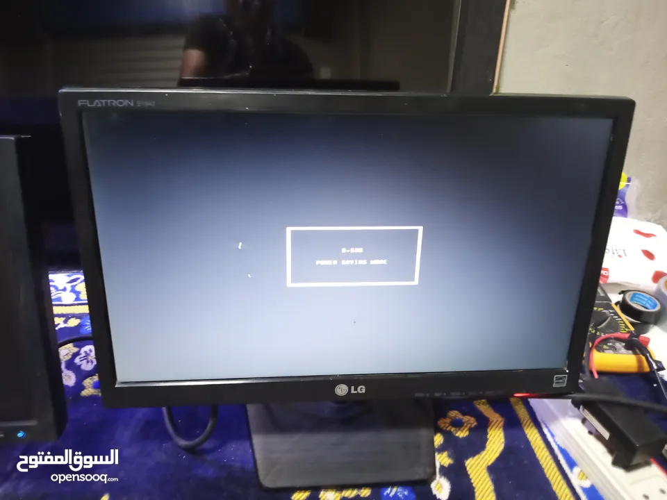 شاشتين كمبيوتر للبيع