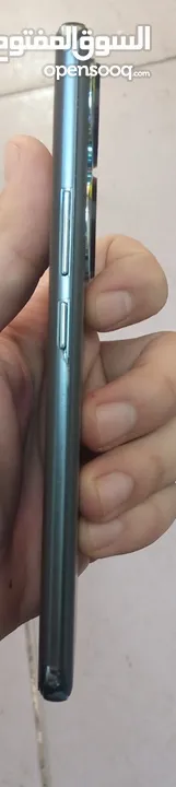 هاتف هونور 90 5G بحالة ممتازة استعمال خفيف معو كامل اغراضه وشاحنو الاصلي بنص ساعة بكون مفلل