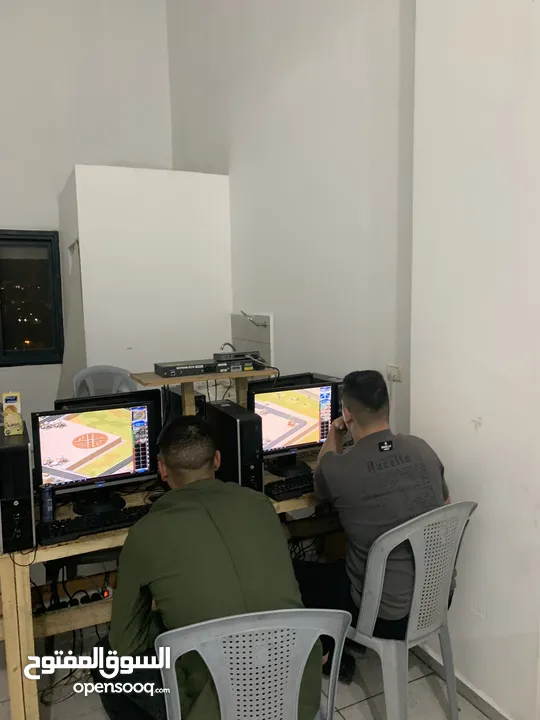 كومبيوتر جديد مع شبكة ومكاتب وكوبيرد وماوس وجميع الملحقات