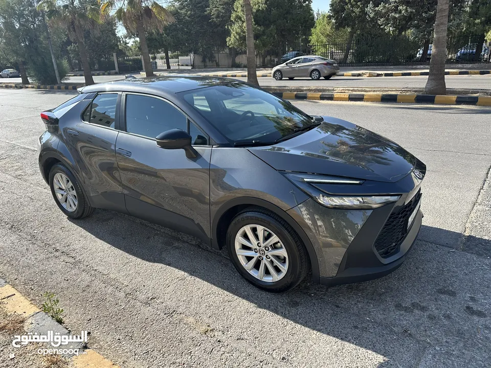 تويوتا CH-R هايبرد موديل 2024 الشكل الجديد كلياً مميزه للبيع