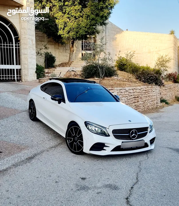 مرسيدس C300 2020/ فل مسكر بانوراما عداد ديجتال فرش عسلي / ولا جرام بويا / بالكررراتين وكالة